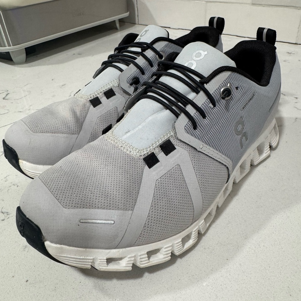 On Cloud Grey and Black Shoes size 7.5 - Picture 7 of 10